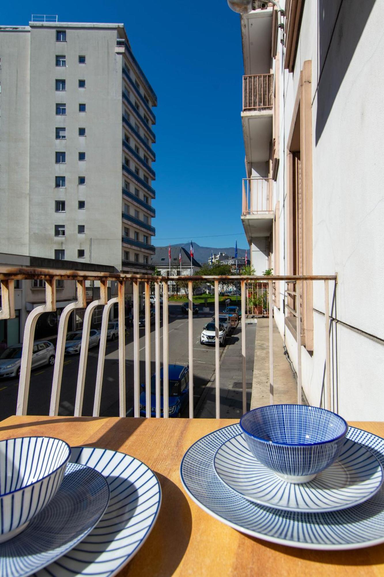 Appartement T3 Gare De Chambery Centre Ville Екстер'єр фото