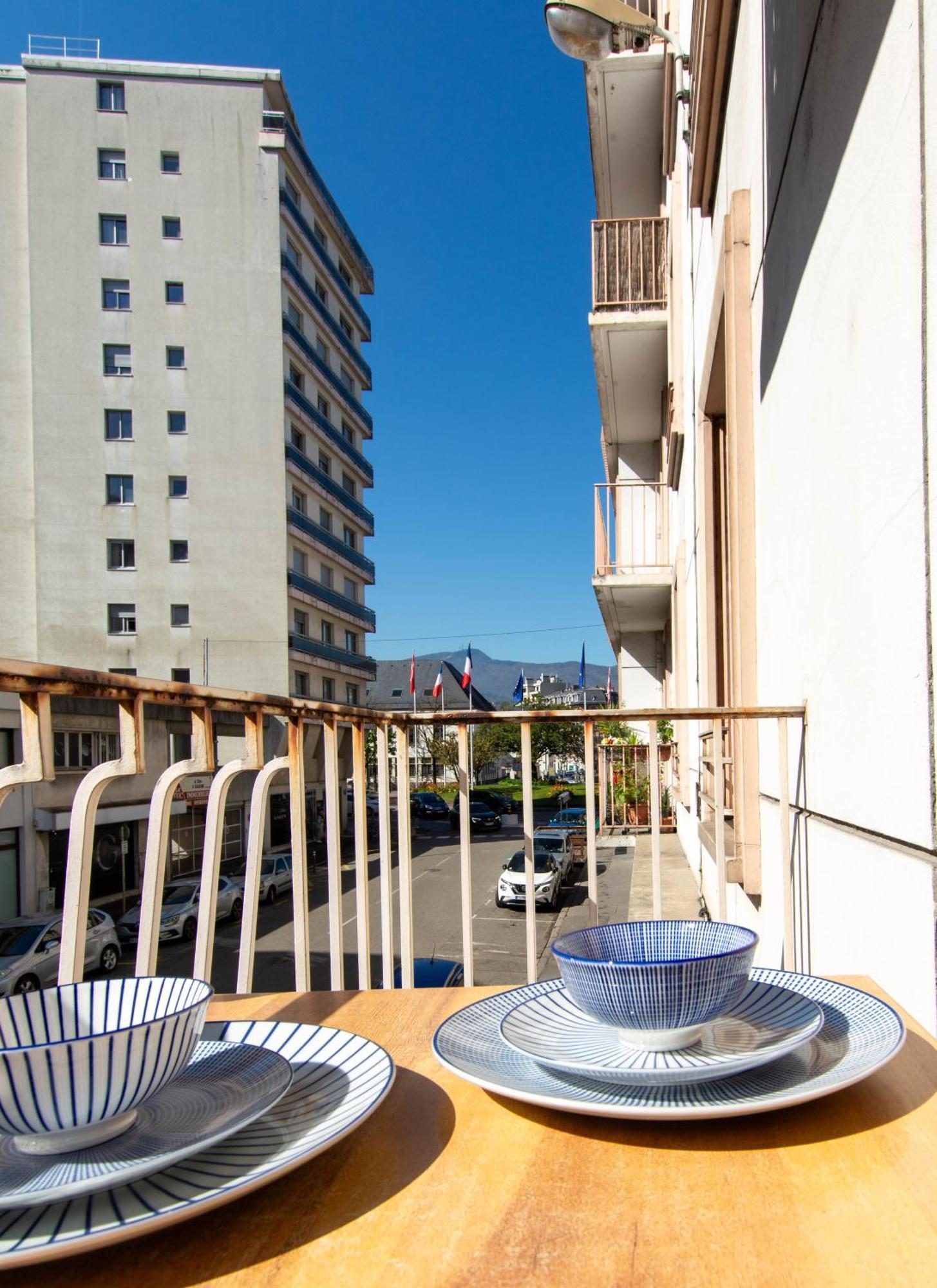 Appartement T3 Gare De Chambery Centre Ville Екстер'єр фото